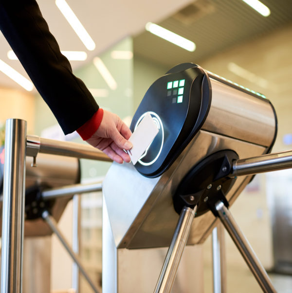 Intégrez le contrôle d'accès et la domotique de vos équipements sportifs à la solution BigCaptain.